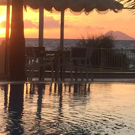 리조트 Baia Del Godano & 4*