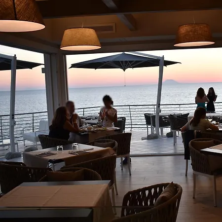 리조트 Baia Del Godano & 4*