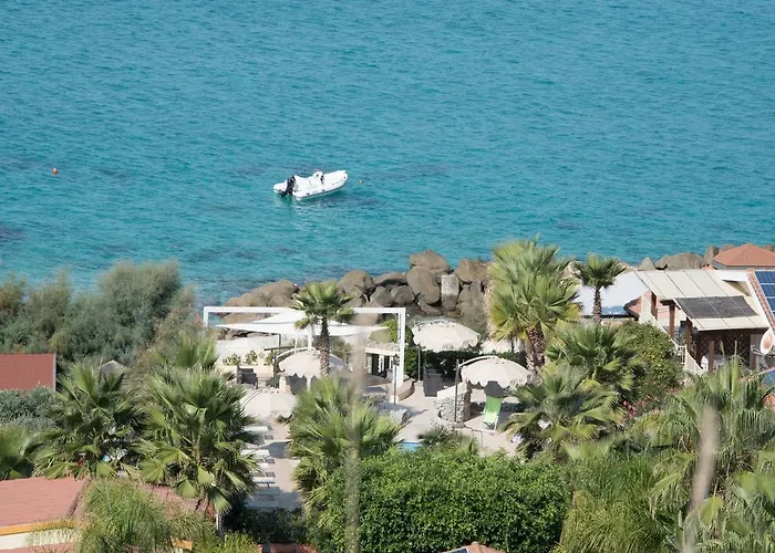 Üdülőközpont Baia Del Godano &