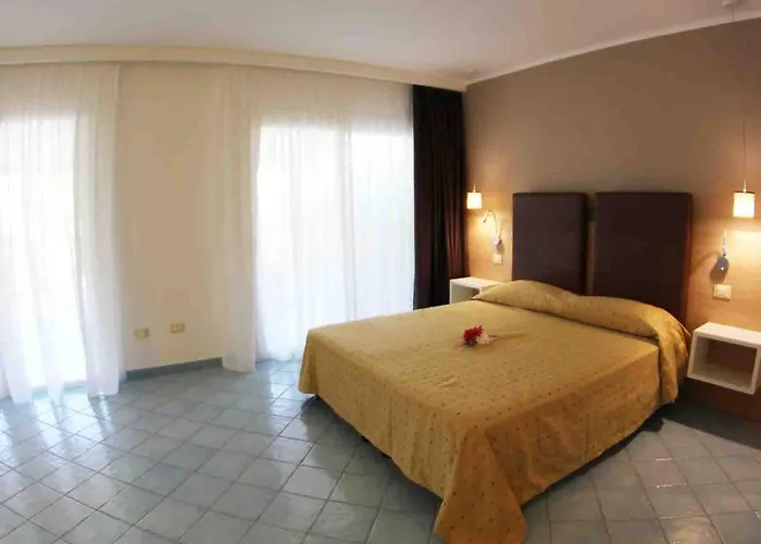 Üdülőközpont Baia Del Godano & Capo Vaticano